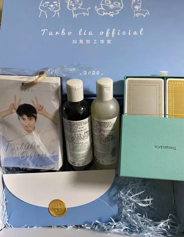 明星春节时期送礼物,明星春节礼物推荐