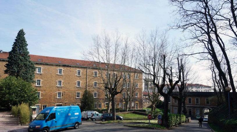 一个世纪过去了，曾遗落在欧洲的一座中国大学，现在还好吗？