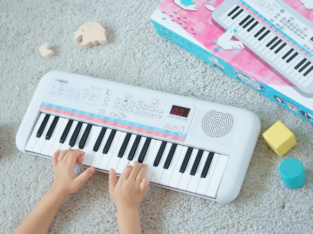 雅马哈出了台400元的电子琴！小孩、大人弹得停不下来