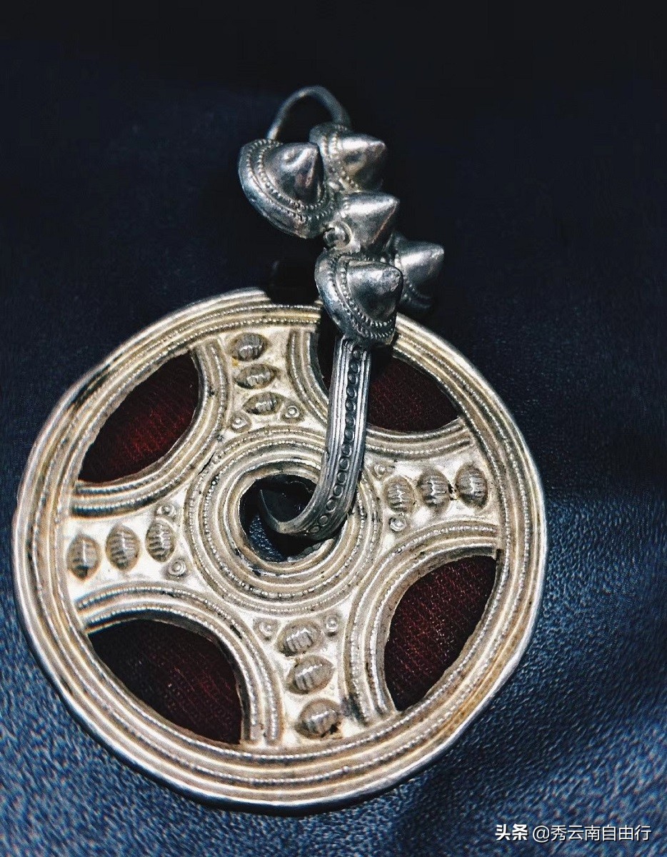 来云南感受彝族特色民族文化,云南彝族的文化和风土人情