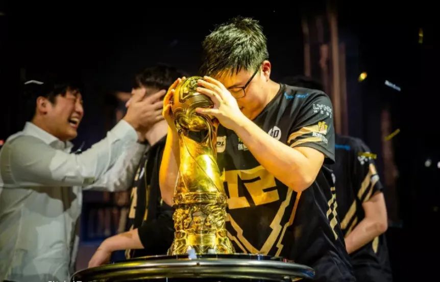 你可能不喜欢RNG.Xiaohu，但没人会讨厌李元浩