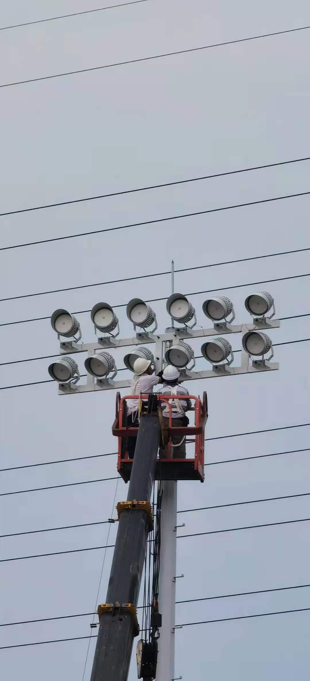 大型足球场灯光设计方案,足球场灯光施工