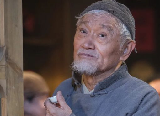 让陈道明弯腰的牛犇到底有多牛,陈道明对牛犇尊敬吗