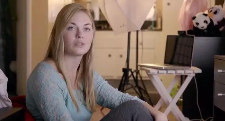 充斥着嗑炮、*艳猎**的外网直播，是情色产业最不起眼的一环