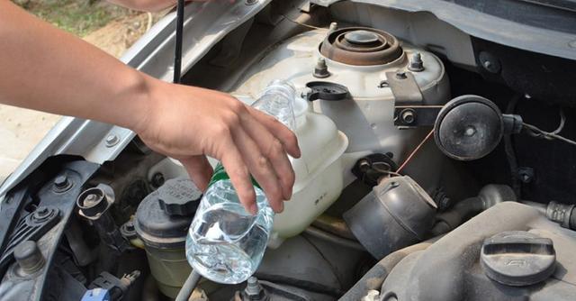 车辆水箱多久换一次水,发动机水箱多久加水