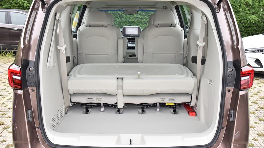 23万的别克gl8,gl8商务最新款7座