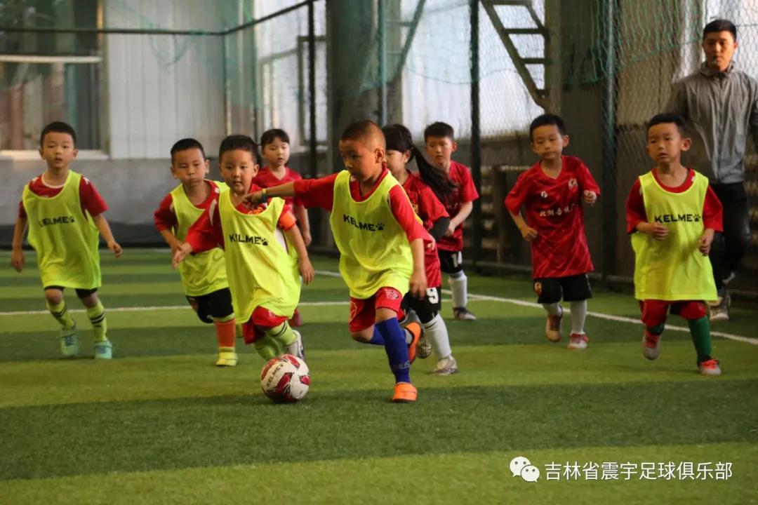 快乐童年，足球相伴！——震宇足球俱乐部“超级比赛日”精彩瞬间