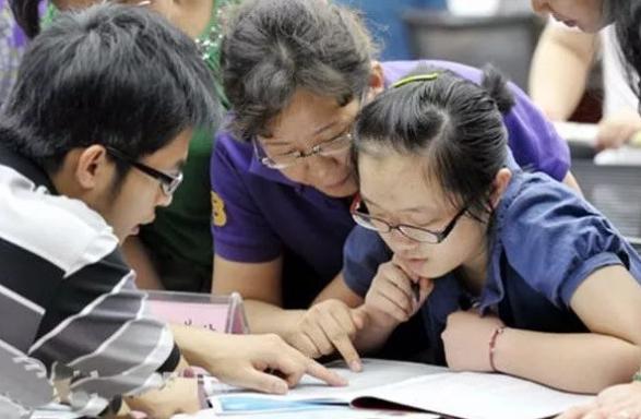 成绩刚过一本线的考生,分数刚过本科线报本科还是专科