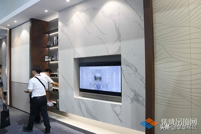 妤氭绌洪棿鑹烘湳缇庡,鐑疆鎸佺画