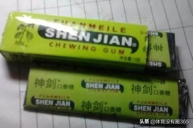 中国乔丹logo拿的是乒乓球拍,乔丹品牌其实手里拿的是乒乓球拍