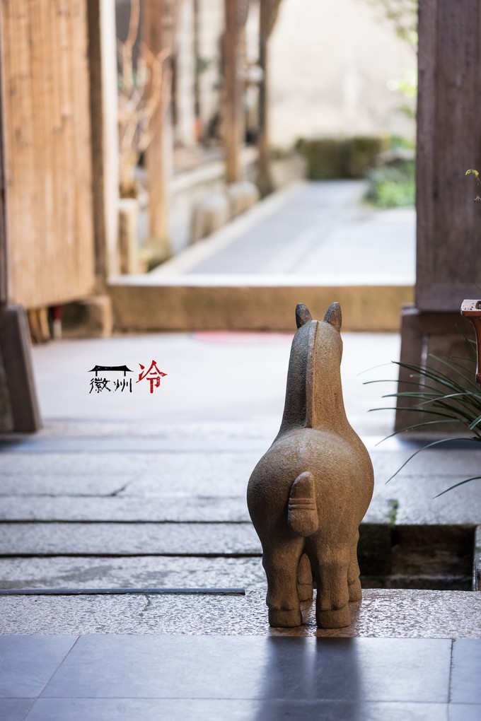 「徽州冷」宏村秋深晴少，友谊地久天