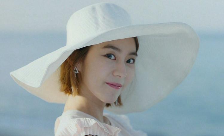 AS前成员U-IE晒照遭批判，V脸明显肉感全无，向主流审美低头？