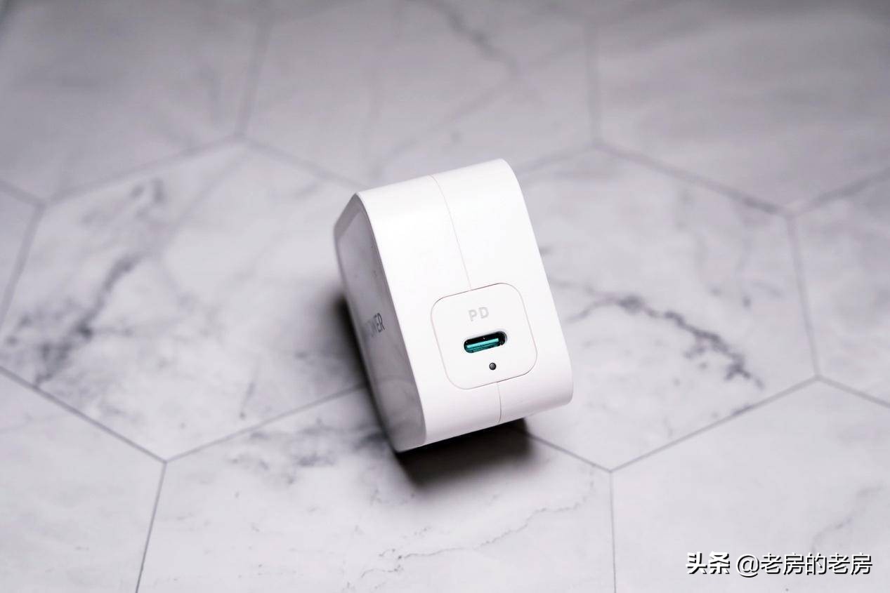 告别大砖块，拥抱小麻将，打火机大小的MBP充电头实用评测