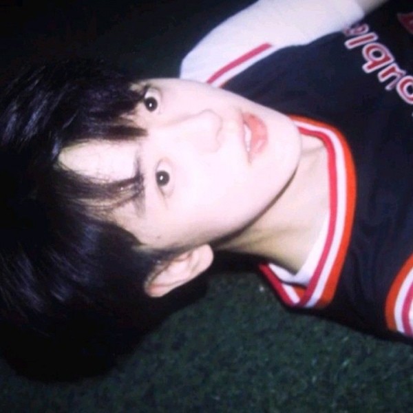 抚摸男人头代表什么,男生摸女生的头代表什么意思呢