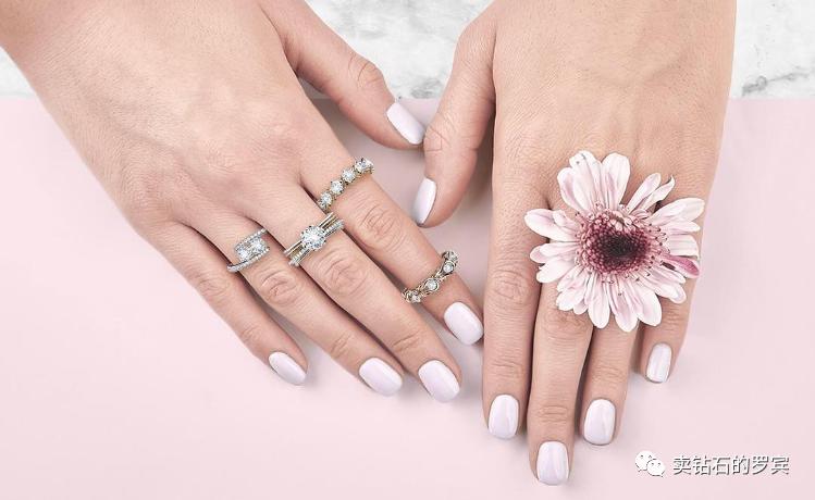 珠宝销售技巧1762:怎样夸顾客,让他对你印象加分?