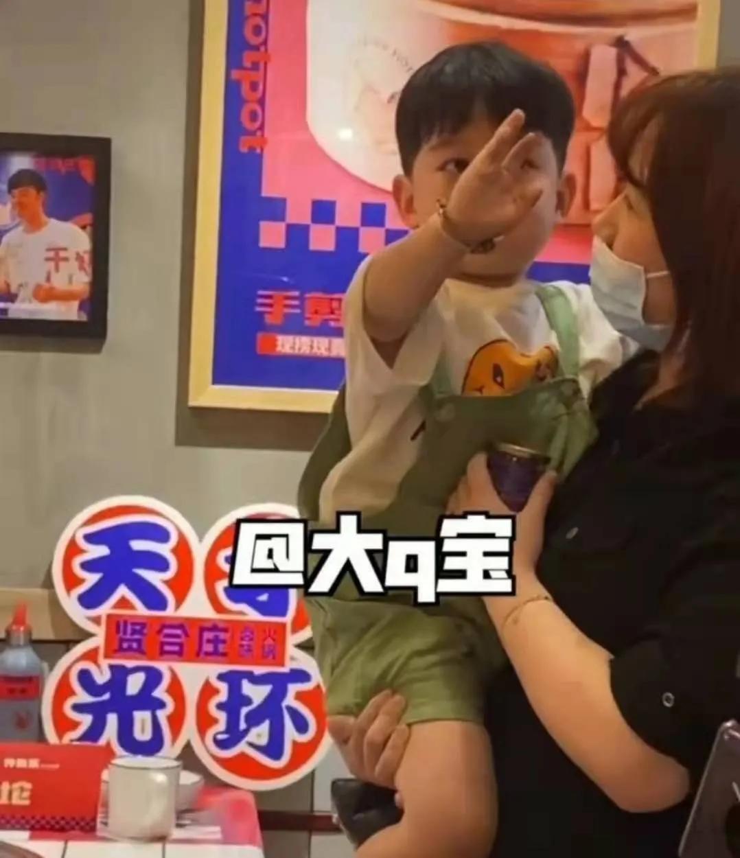 网红火锅店被打,网红在海底捞被骂