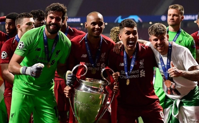 布冯当选iffhs评选的历史最佳门将,iffhs年度最佳门将候选