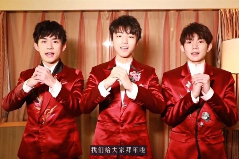 一起吃年夜饭看春晚,吃年夜饭看春晚的感受