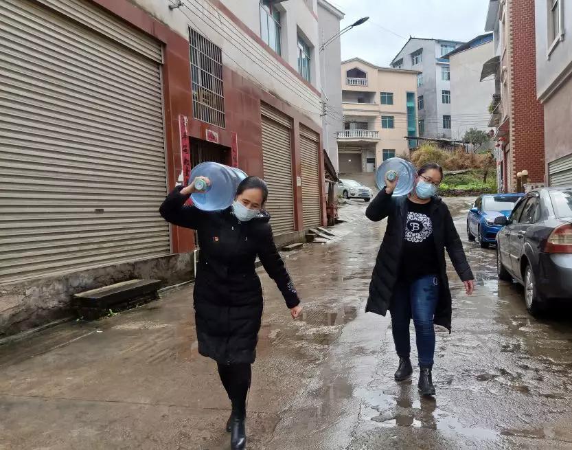 工作在第一线的防疫工作人员,疫情防控第一线工作人员