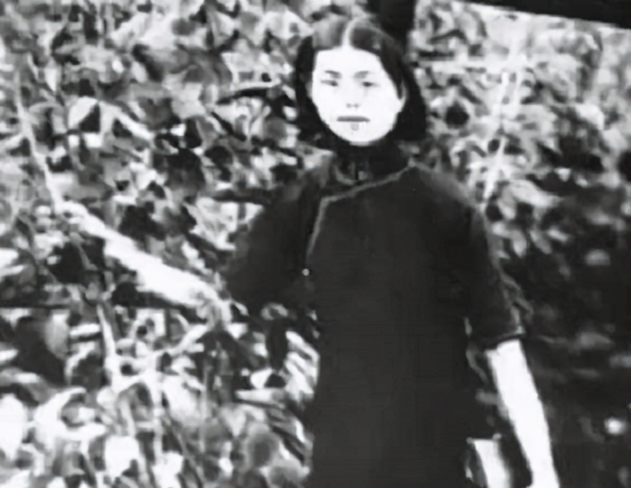 尼姑预感大限将至，断食7日圆寂，入缸3年后启封，肉身不曾腐烂