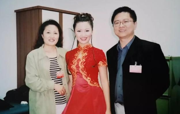 姚贝娜2014年春晚视频,姚贝娜参加好声音