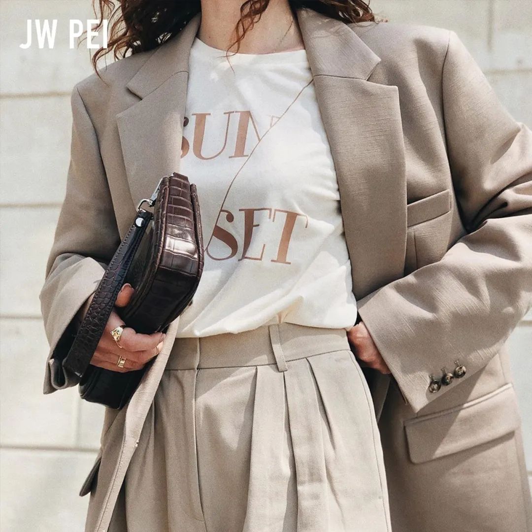 钟楚曦宋妍霏对比照,宋妍霏钟楚曦时尚搭配