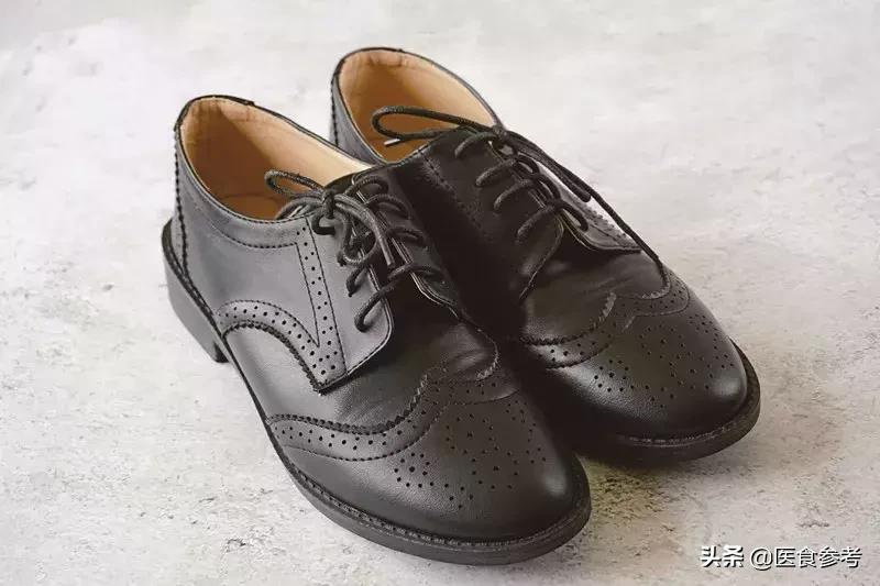 女皮鞋尖头破损怎么修复,修鞋皮鞋折痕修复