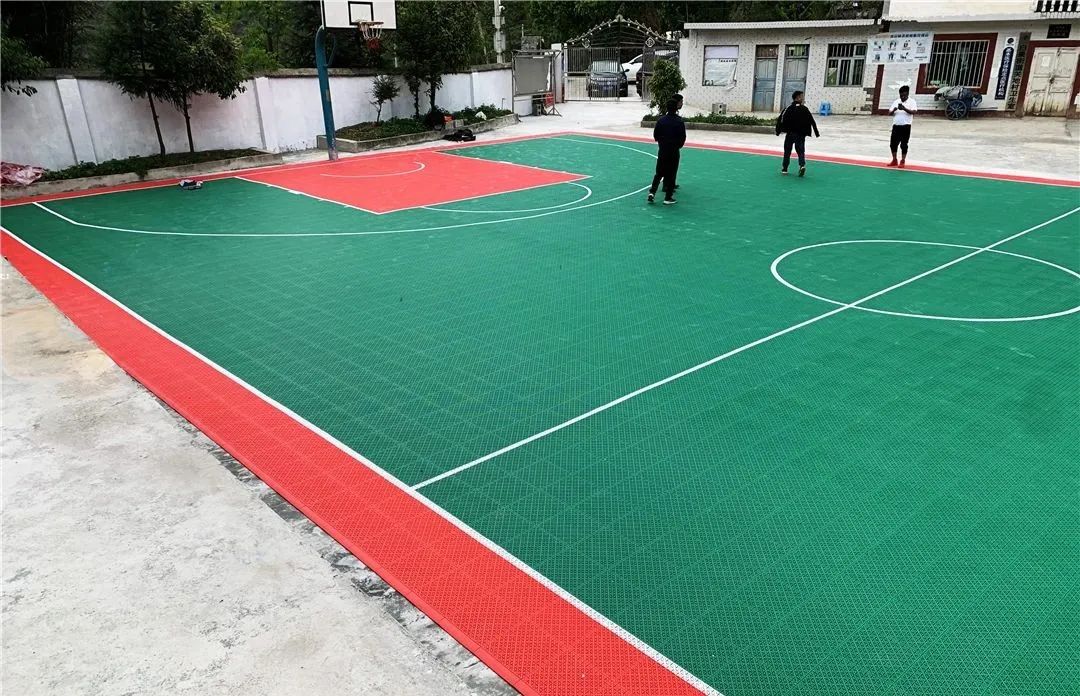 贵州每个村都有篮球场,赫章县灯光篮球场
