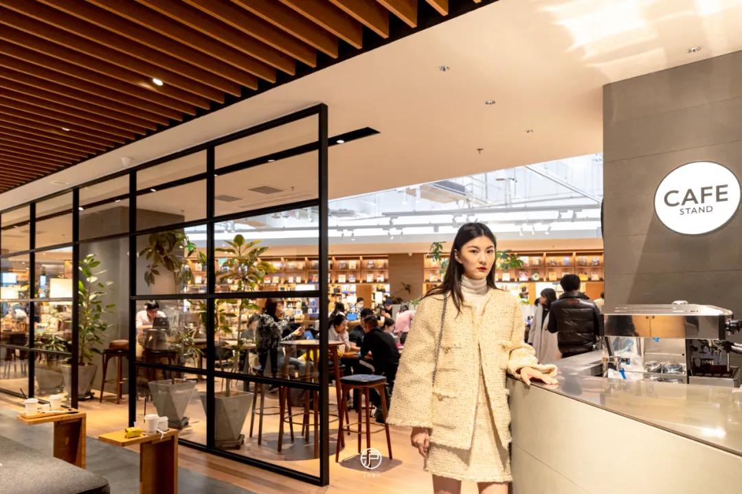 christiandiorcouture前滩太古里店,dior圣诞树前滩太古里