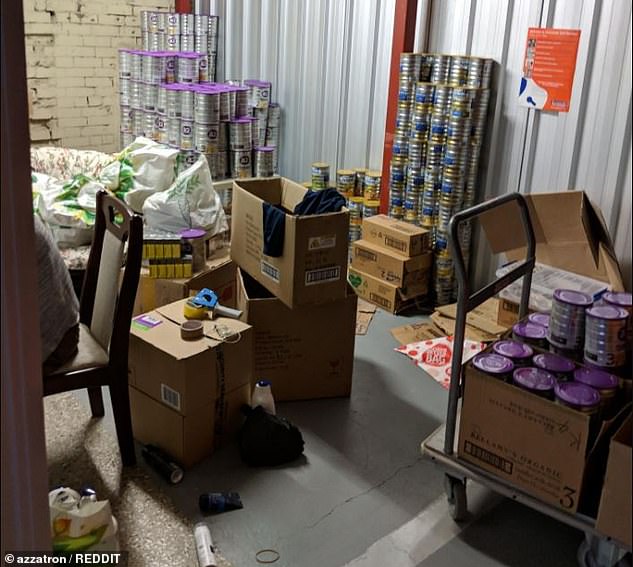 澳母亲抱怨无奶粉可买,曝光奶粉仓库照片,数百罐奶粉将运往中国