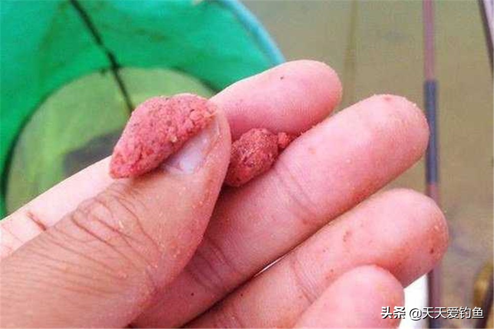 腥味饵料和浓香饵可以一起用吗,一年四季野钓能用腥香饵料吗