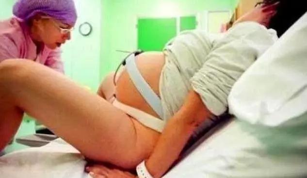 助产士记录顺产接生过程,顺产接生操作流程考核问题