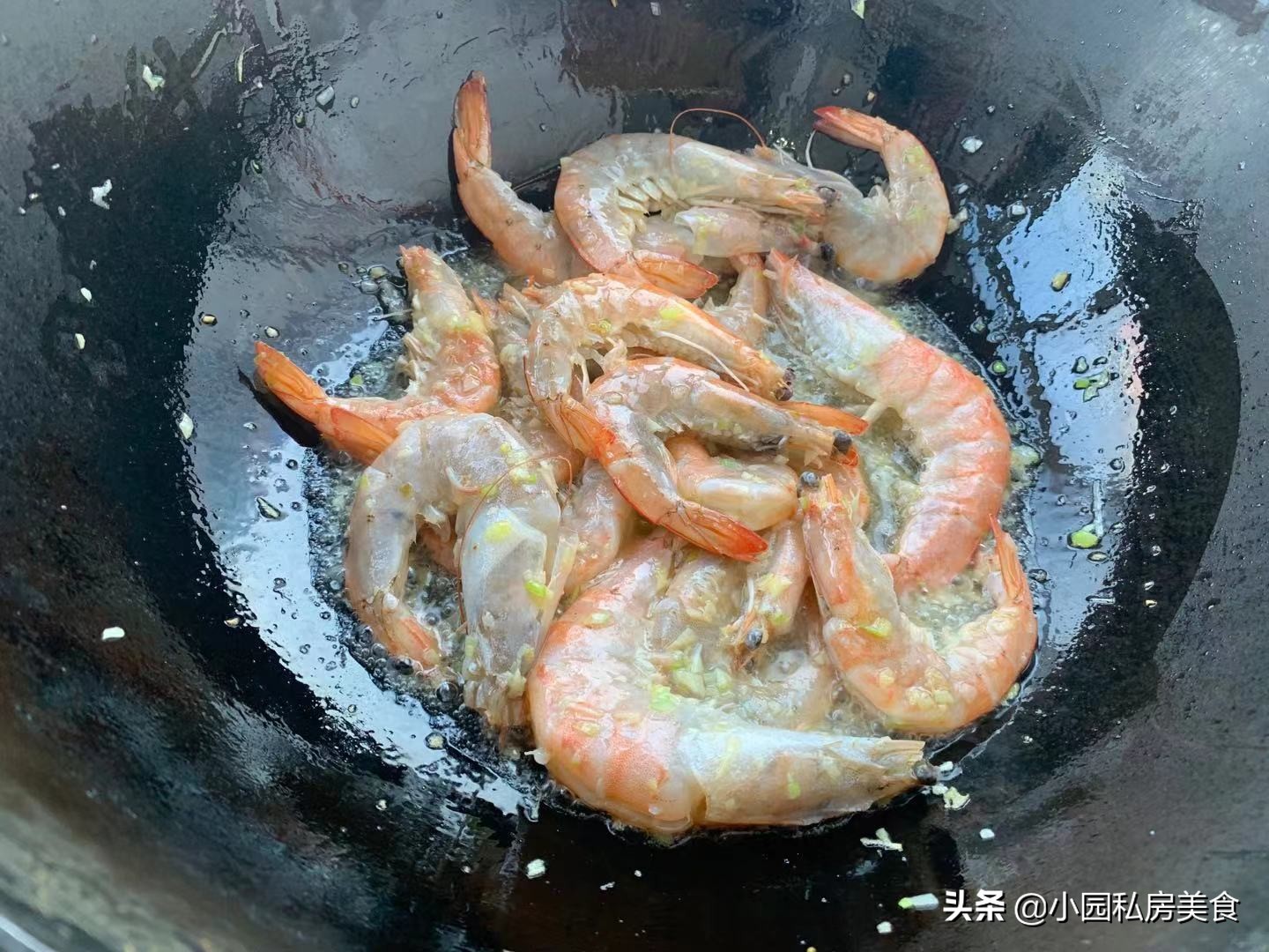 年夜饭必备的家常菜蒜蓉大虾,海鲜大虾红烧怎么烧最好吃