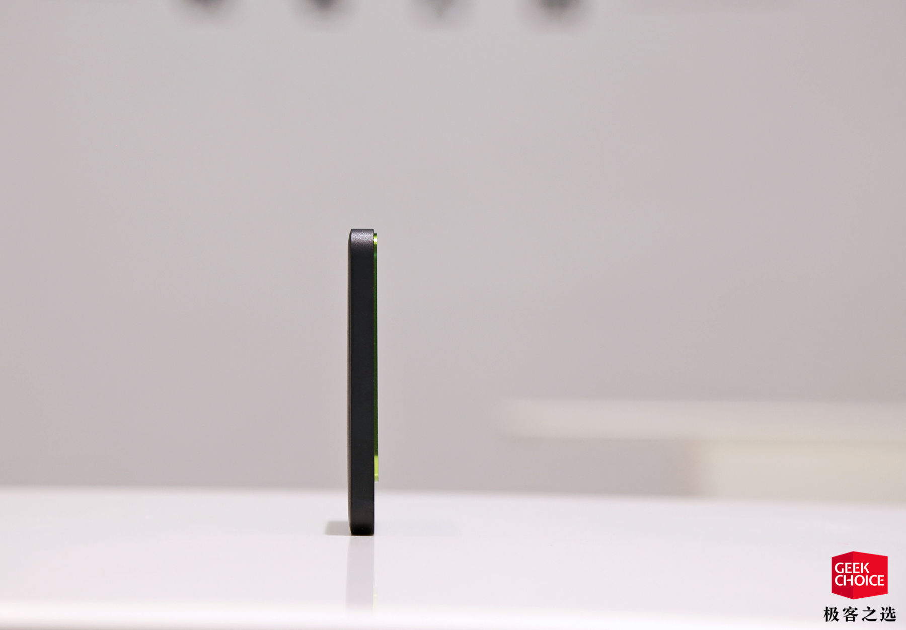 希捷酷鱼飞翼固态硬盘拆解,希捷酷鱼飞翼固态硬盘