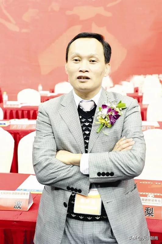 这位潮商17岁背井离乡创业,将一个小厂发展为年产值数十亿大集团