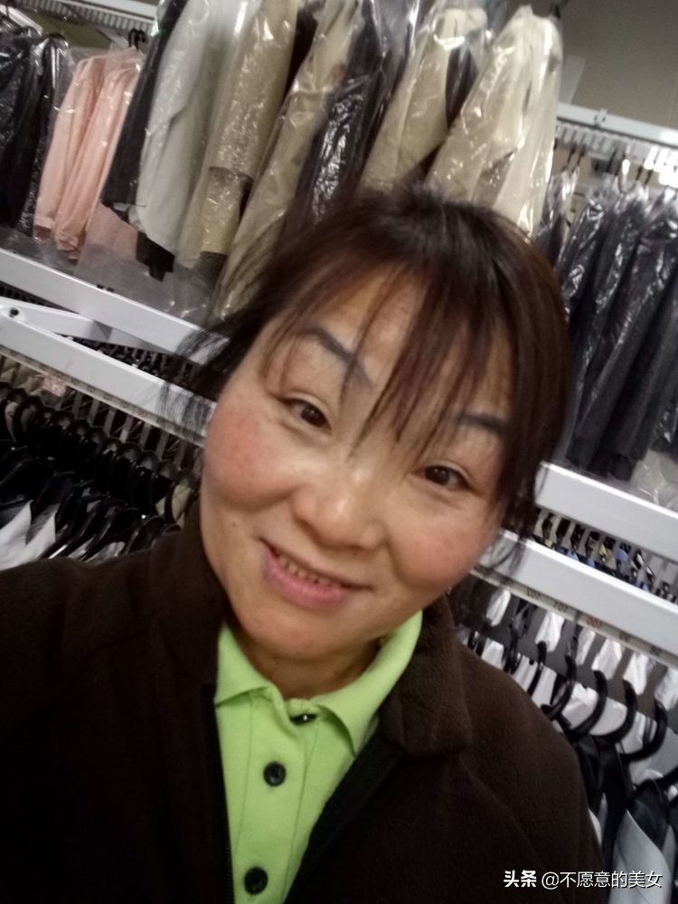 可爱的少妇自拍越来越丰满越来越成熟了