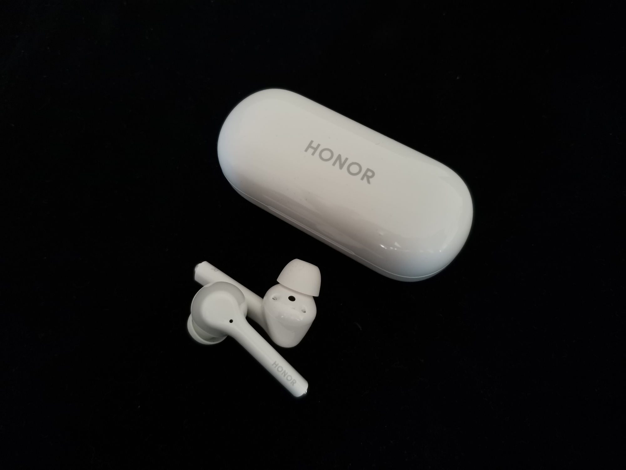 荣耀flypods3和华为4i哪个好用,荣耀蓝牙耳机flypods3值得买吗