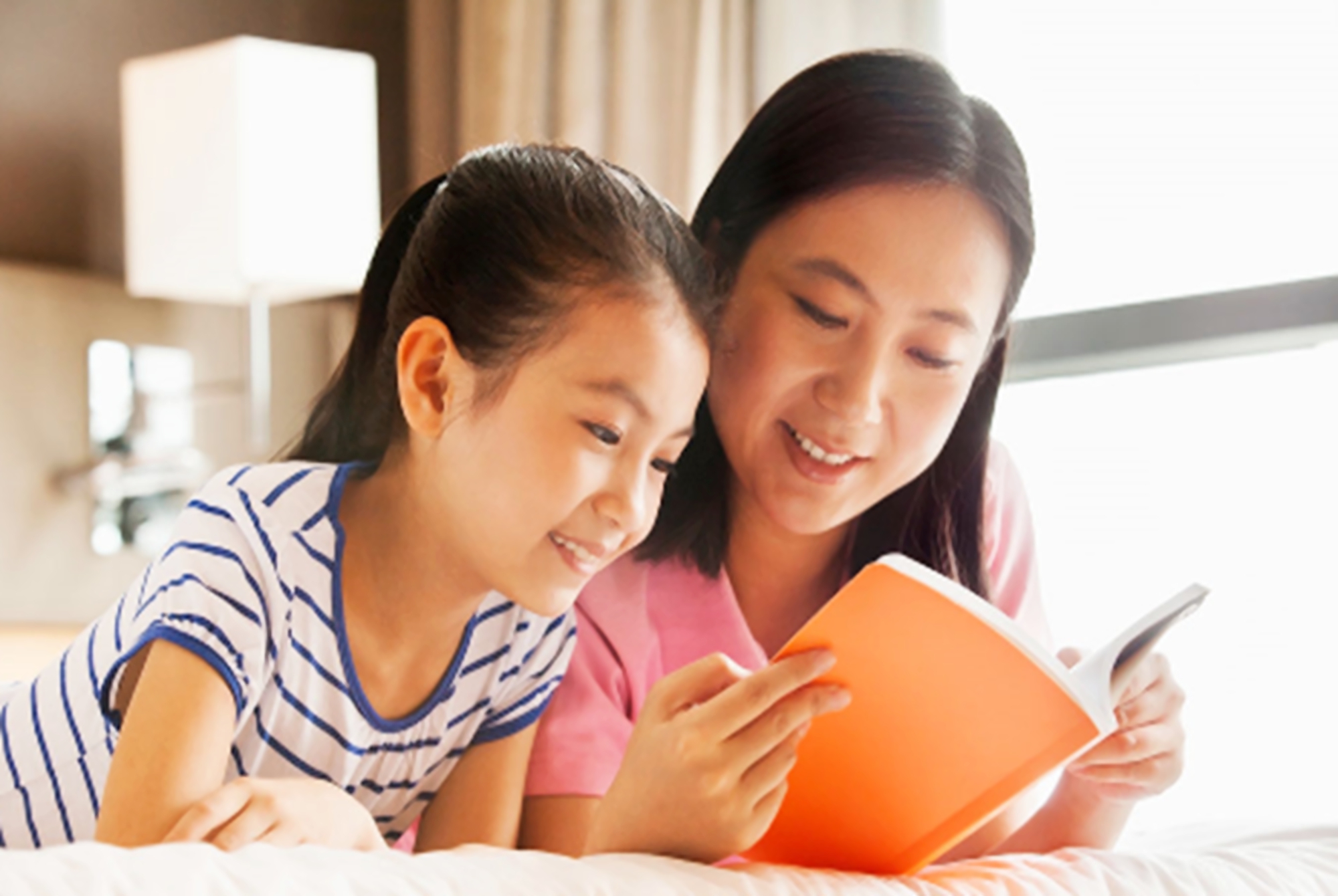 学生攀比校服 (穿校服的中学生攀比之风盛行)