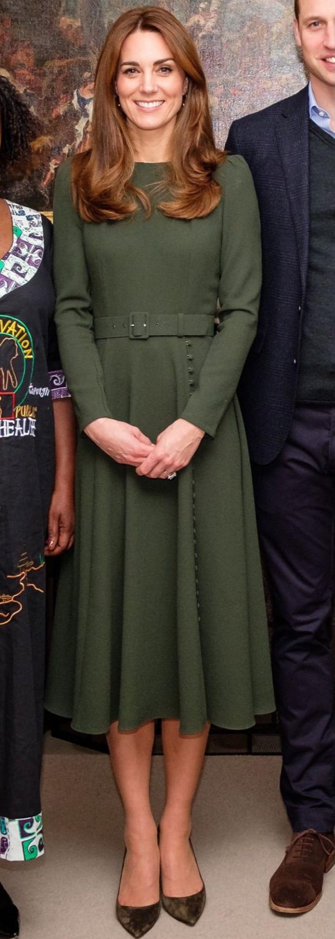 丹麦王储妃唐纳森穿衣图片,丹麦王储妃玛丽绿色西装