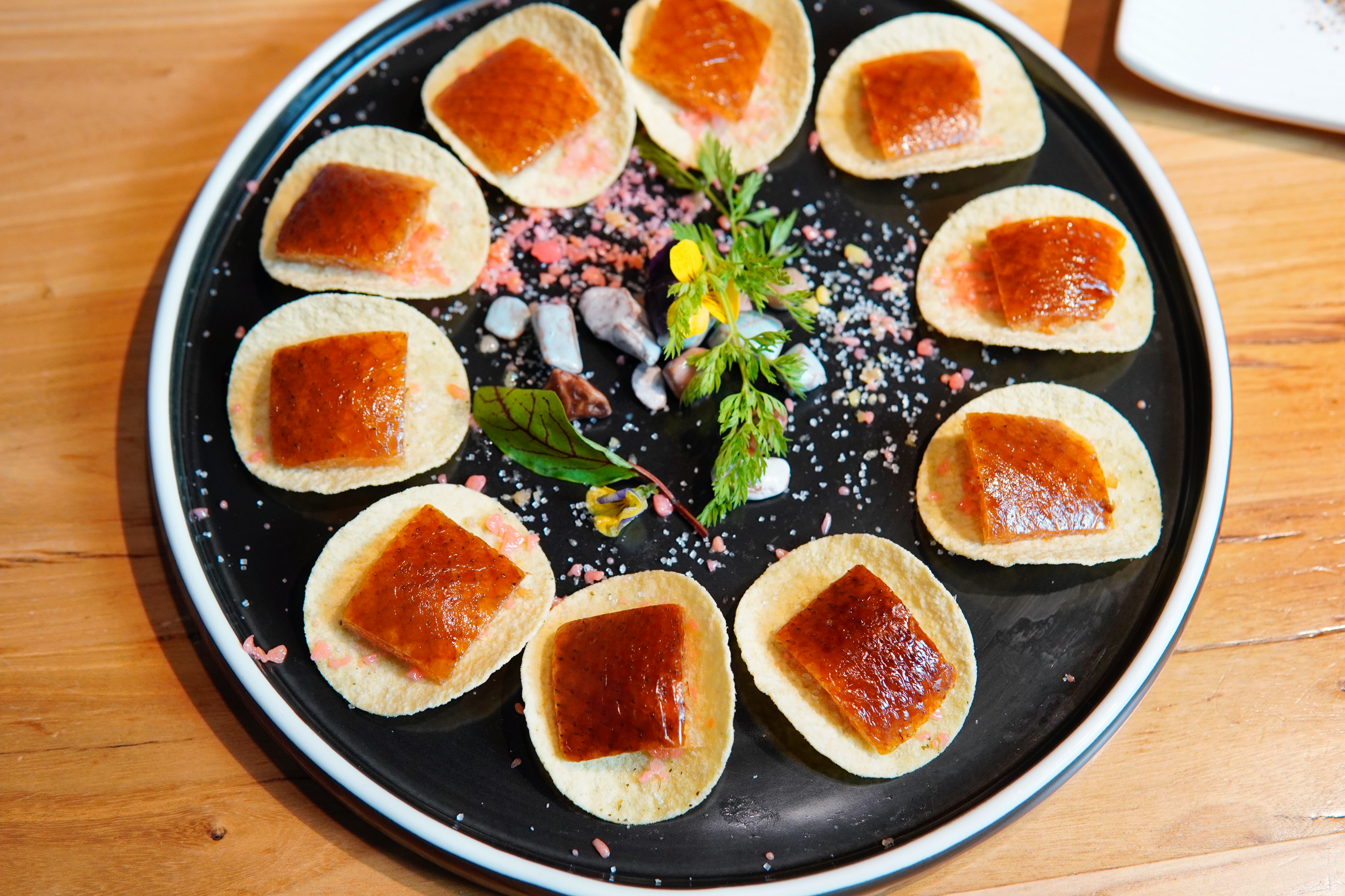 来北京吃涮羊肉烤鸭,在北京吃烤鸭最正宗的地方