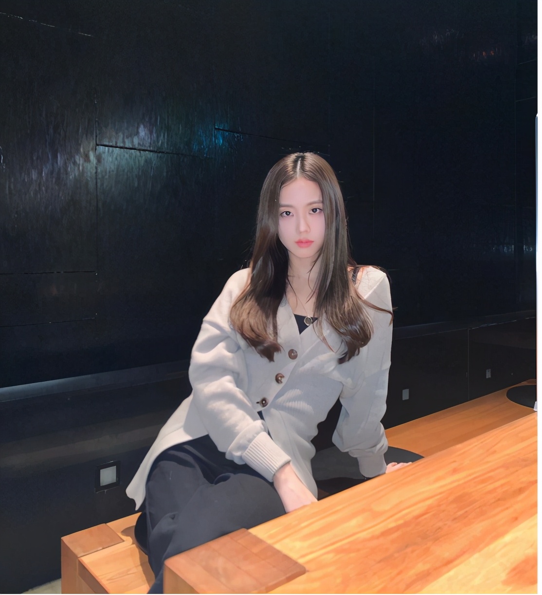 灰色长袖连衣裙高级感显瘦,什么衣服不适合穿甜美风