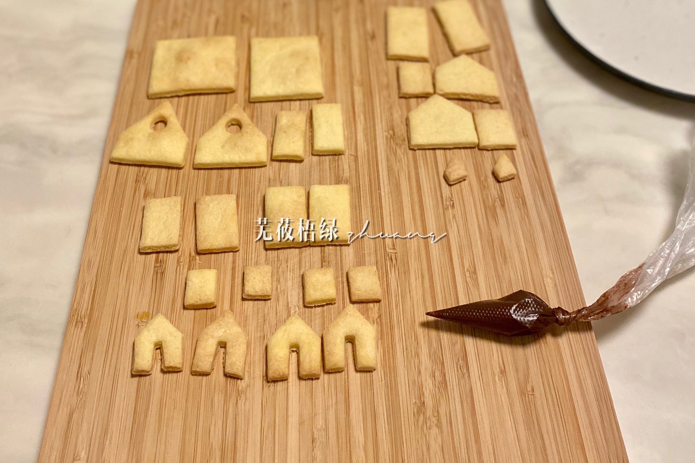 怎么做可以吃的姜饼屋,焦糖饼干姜饼屋