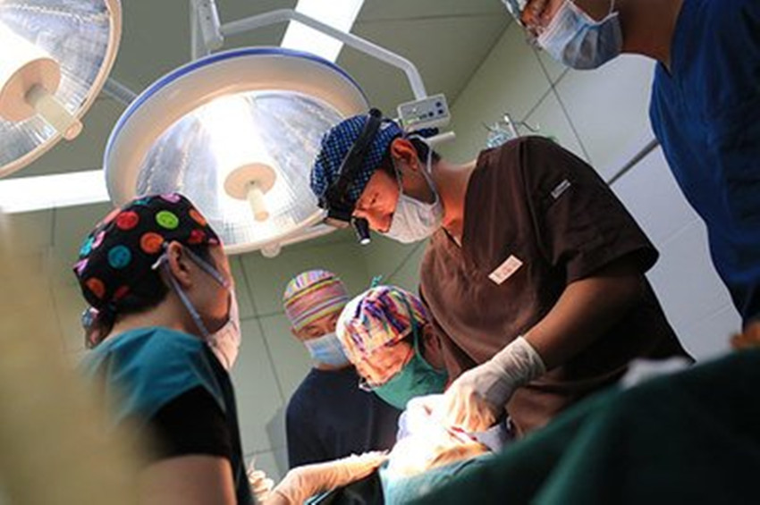 《医师法》:法律赋予医师这些救治权!再不怕患者家属胡搅蛮缠了