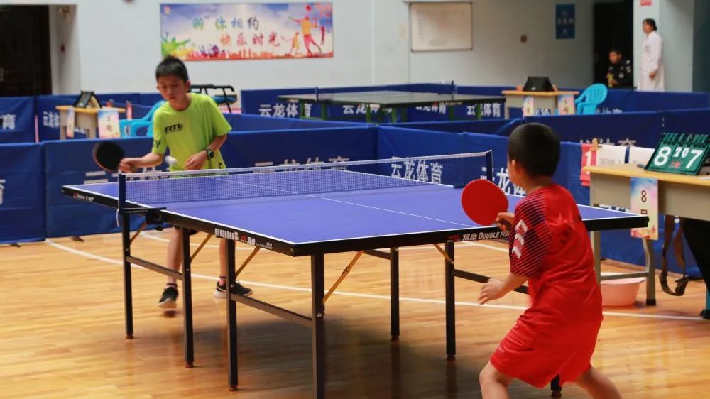 昨天乒乓球比赛,奥城羽毛球比赛