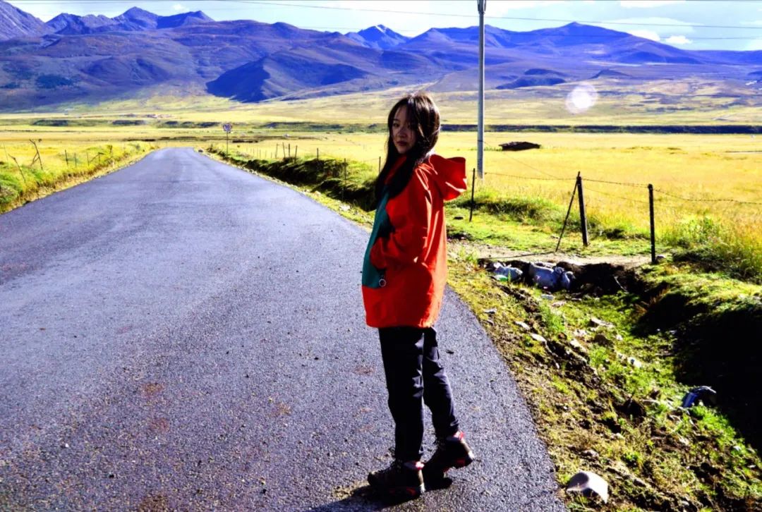 我最爱的红色冲锋衣,红色冲锋衣怎么搭配都丑