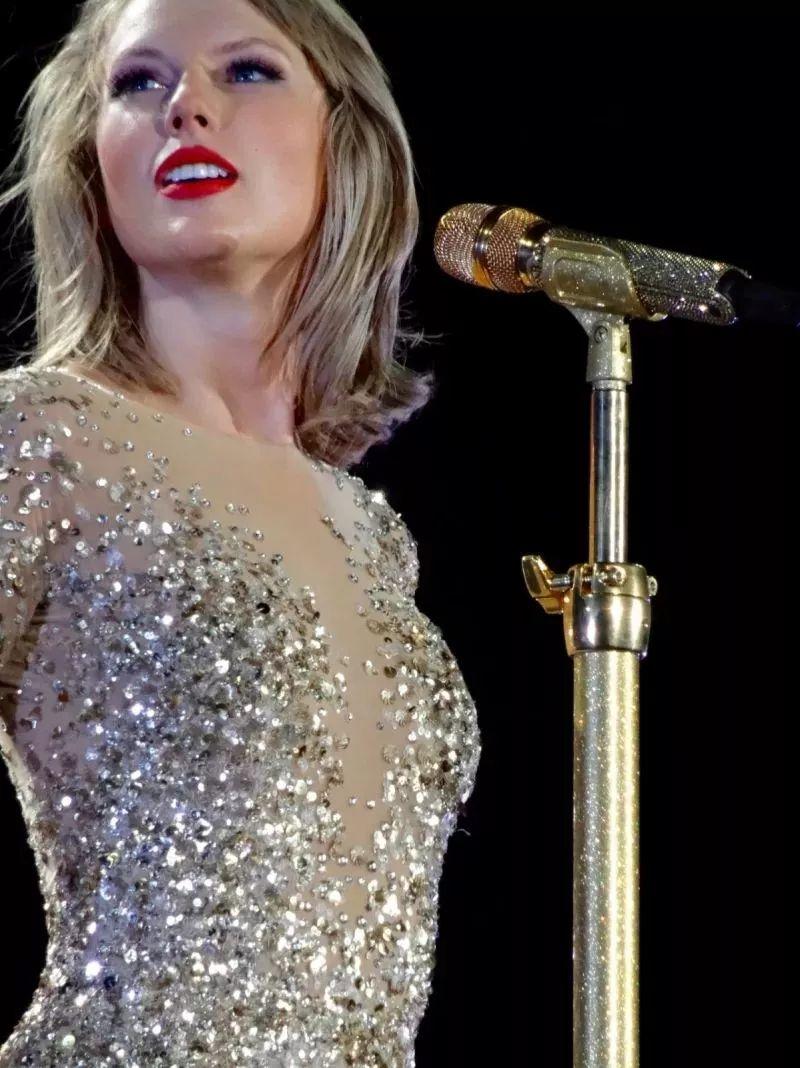 水果姐成2018全球最高收入女歌手,水果姐和霉霉谁的歌好听