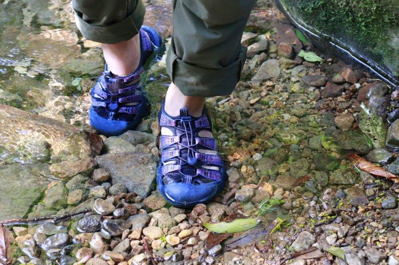 keen2018年湖水蓝凉鞋,户外防水透气凉鞋