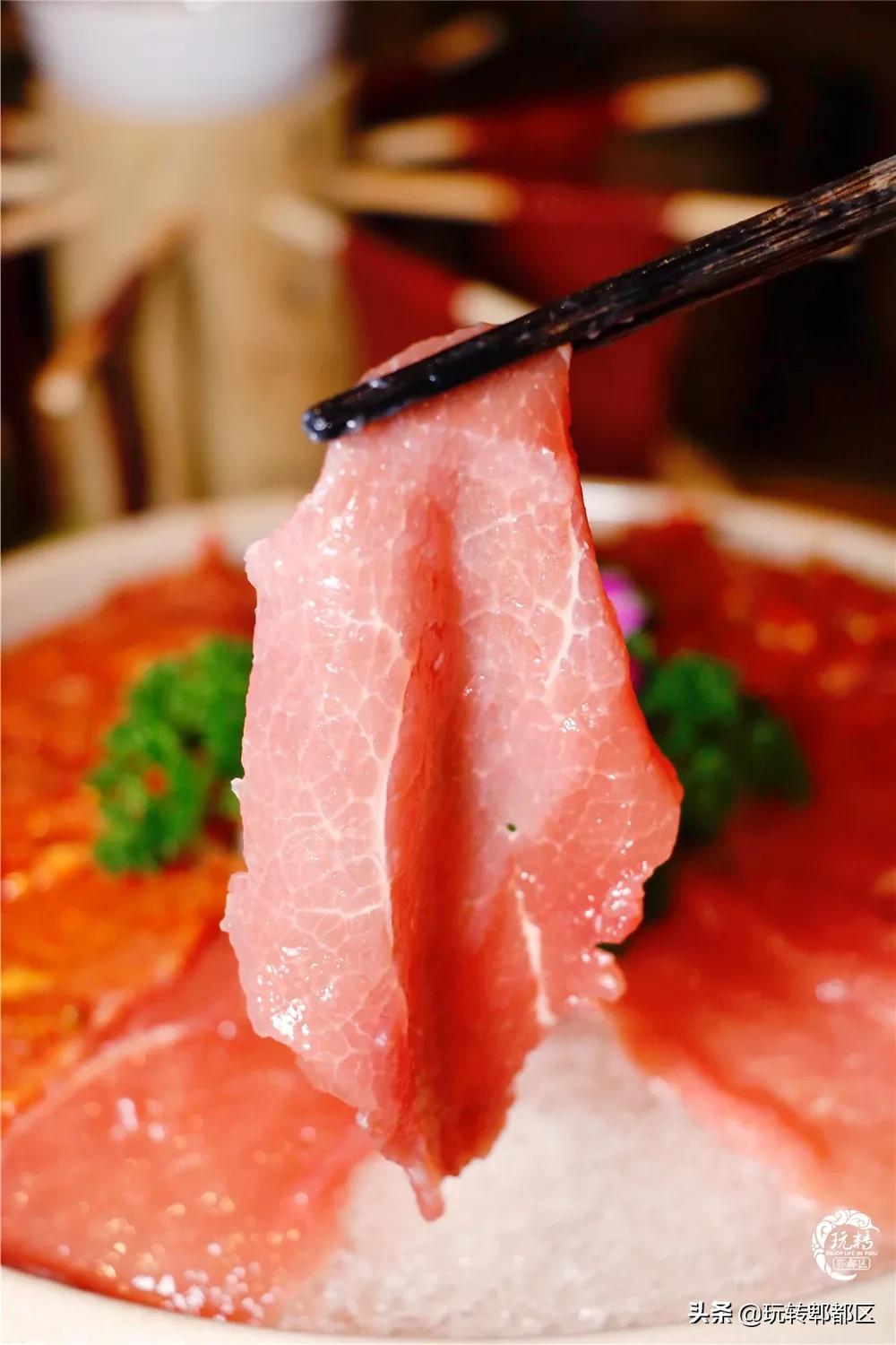 日均爆排1000+！壕涮八道硬核招牌，明星接连翻牌的巴蜀火锅来了