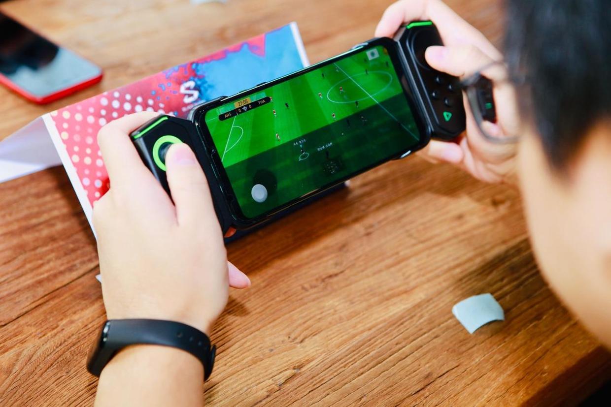 黑鲨手柄怎么玩实况足球,黑鲨游戏游戏模式