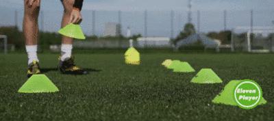 足球一对一突破动作,足球单脚带球训练视频